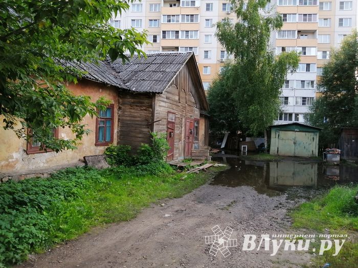 Жильцы дома на Вокзальной жалуются на бездействие властей (ФОТО)