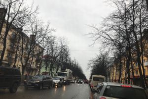 В Великих Луках на Ленина-Дьяконова перекрыли дорогу — город встал (ФОТО)