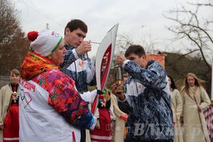 Эстафета Олимпийского огня в Изборске и Пскове