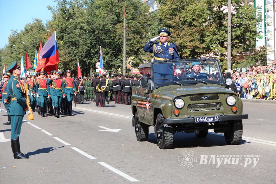 Военный парад в Великих Луках, часть II (ФОТО)