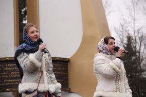 В Великих Луках сожгли Масленицу (фото)