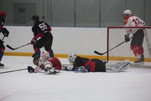 Матч НХЛ прошел в великолукском «Айсберге» (ФОТО)
