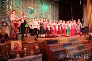  Рождественский концерт ансамбля «Заряница» прошел в Великих Луках (фото)