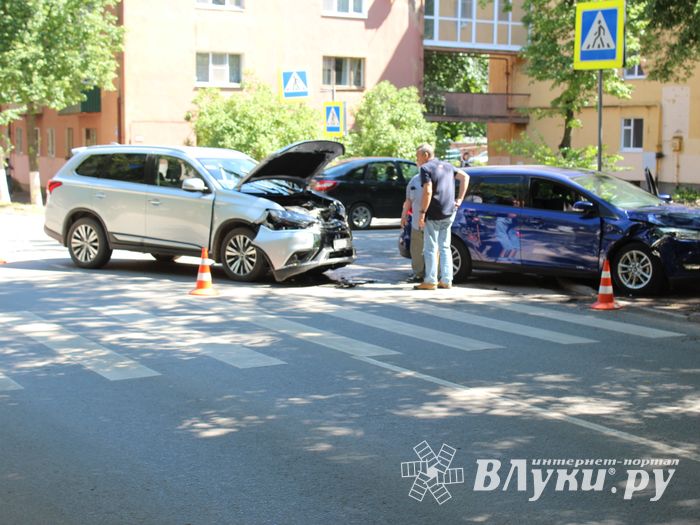 В Великих Луках в ДТП пострадала женщина (ФОТО)