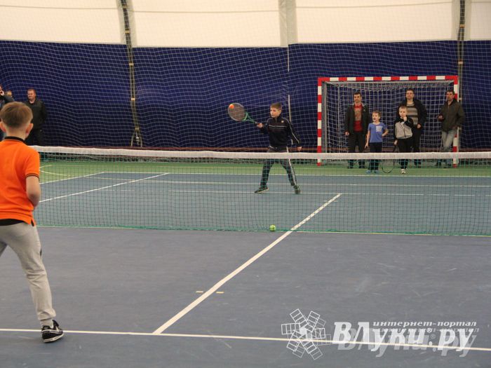 В Великих Луках прошло Первенство по большому теннису (фото)