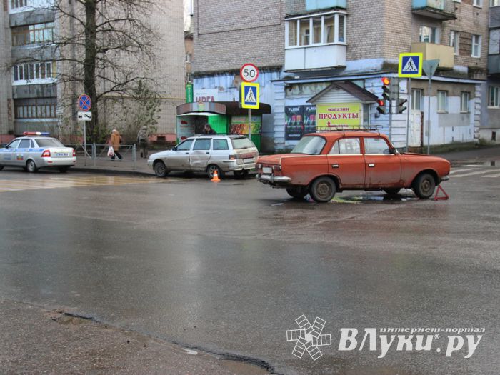 ДТП на перекрёстке Октябрьский-Первомайская (ФОТО)