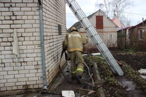 Сегодня в Великих Луках тушили пожар (ФОТО)