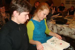 С бесценными реликвиями познакомились великолучане в «Ночь искусств» (фото)