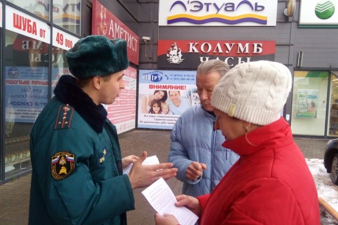 Великолучанам рассказали о «новогодних» мерах пожарной безопасности (ФОТО)