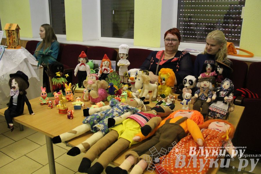 Выставка-ярмарка  «Волшебный сундучок»