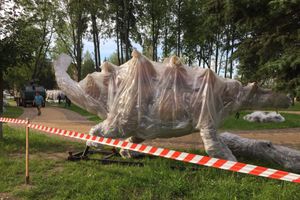 В Великие Луки завезли динозавров (ФОТО)