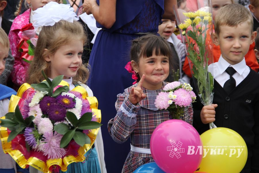 Школа №12 встретила День знаний (фото)