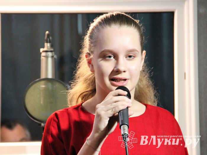 Участники медиапроета «Новые Голоса ДЕТИ на Новом Радио Великие Луки» записали видеоролики (ФОТО)