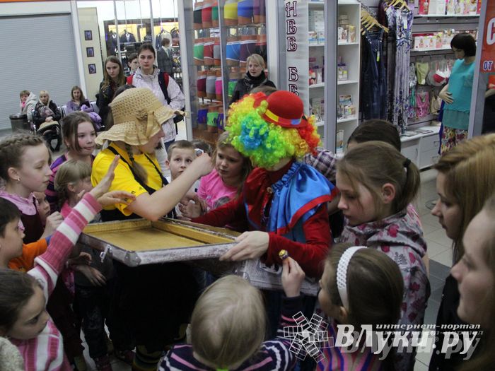 В ТЦ «Апельсин» прошла весенняя ночь распродаж