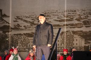 Дождик не помешал открытию городской ёлки (ФОТО)