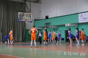 игра за 1 место, девушки: НГУ (Санкт-Петербург) — ВЛГАФК (В. Луки)