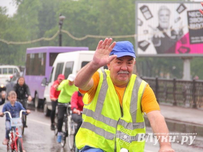 Зигзаг здоровья выполнили великолукские велосипедисты (ФОТО)