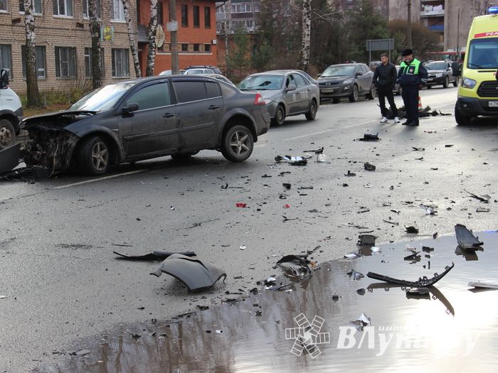 Серьёзное ДТП произошло в Великих Луках (ФОТО)