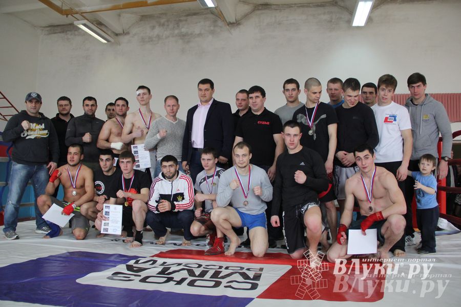 В Великих Луках прошел Чемпионат области по смешанному боевому единоборству (фото)