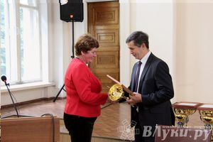 В Великих Луках 68% расходов бюджета приходится на финансирование учреждений социальной сферы (фото)