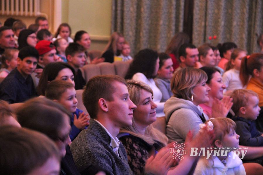 В ГДК им. Ленина встречают Новый год (ФОТО)