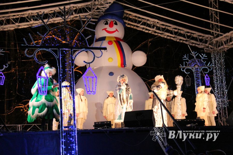 В Великих Луках петуха сменили на собак (ФОТО)