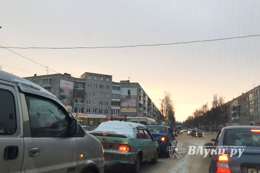 ФОТОФАКТ: Снова авария в Великих Луках