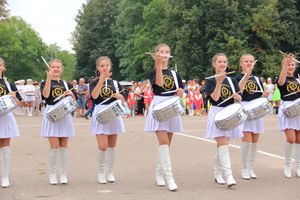 В Великих Луках проходит ​Международный фестиваль-конкурс среди мажореток и барабанщиц (ФОТО)