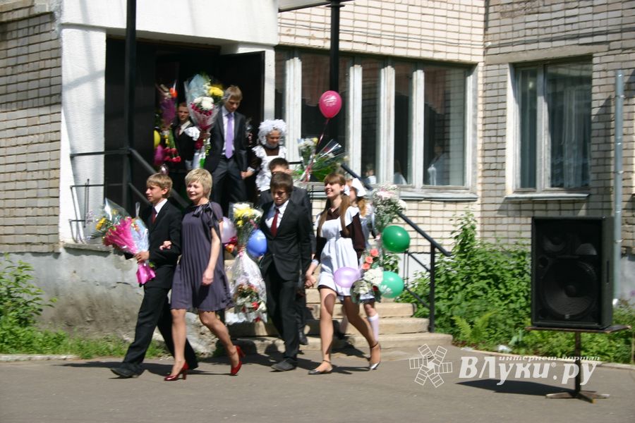 Сегодня в городе проходят последние звонки