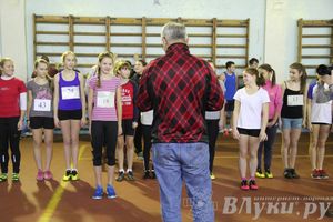 В Великих Луках прошли соревнования по легкой атлетике (фото)