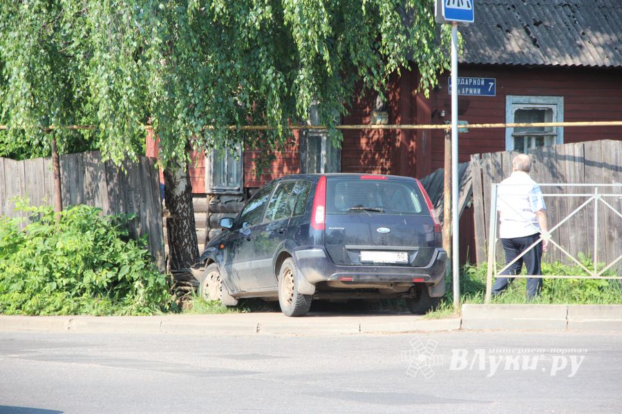 Ещё одно ДТП на Третьей Ударной Армии (ФОТО)