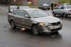 ДТП на перекрёстке улиц Малышева и Матвея Кузьмина (ФОТО)