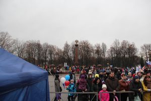 Митинг и праздничные гуляния в Великих Луках (ФОТО)