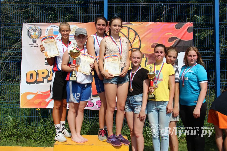 В Великих Луках прошли спортивные мероприятия, приуроченные ко Дню физкультурника (ФОТО)