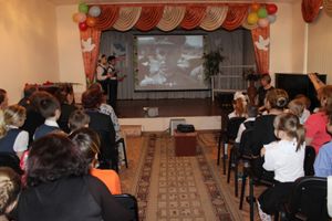 «Урок мужества» провели для псковских учащихся полицейские и общественники (фото)