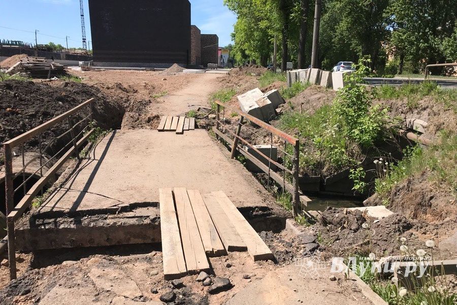 Опасный тротуар на проспекте Гагарина (ФОТО)