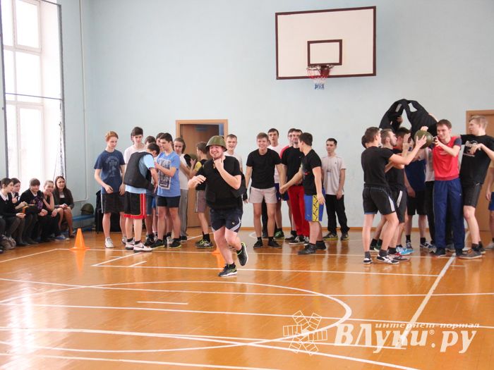 Конкурс «А ну-ка, парни!» прошёл в великолукской гимназии (фото)