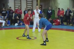 ​Великолукские самбисты привезли «серебро» и две «бронзы» (ФОТО)