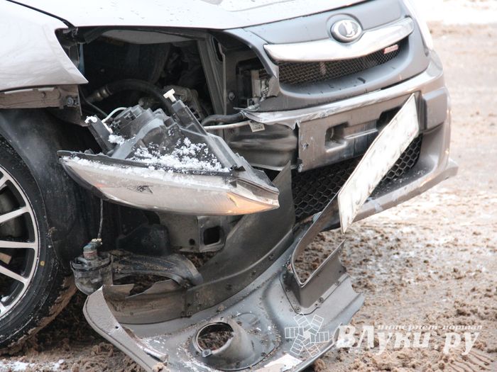 Очередное ДТП произошло в Великих Луках (ФОТО)