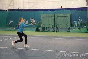 В СК «Ника» проходит открытый городской турнир по большому теннису (фото)