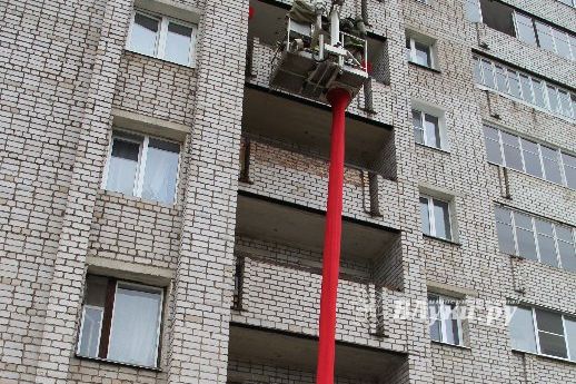 В Великих Луках прошли областные соревнования среди пожарных по спасению пострадавших