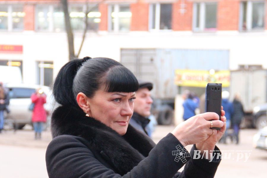 Теперь у всех великолучан есть фото или видео с «Тяжмаш» (ФОТО)