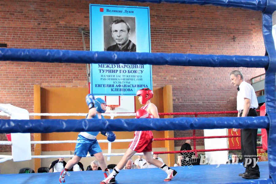 Второй день турнира по боксу складывается для великолучан удачно (ФОТО)