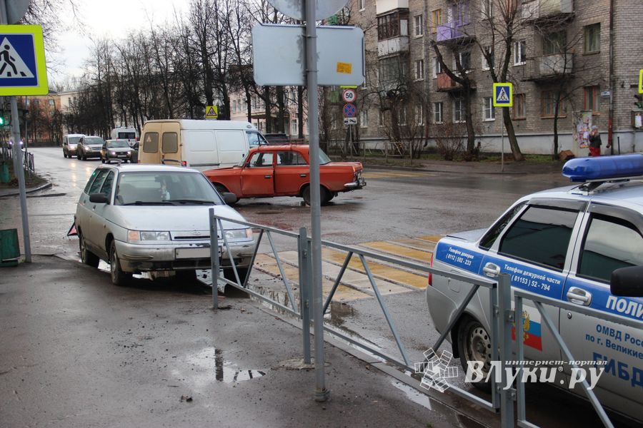 ДТП на перекрёстке Октябрьский-Первомайская (ФОТО)