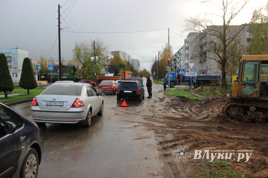 ДТП на улице Мурманской в Великих Луках (ФОТО)