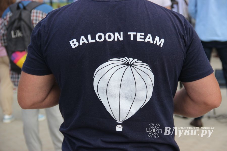 Памятный знак воздухоплаванию открыли в Великих Луках