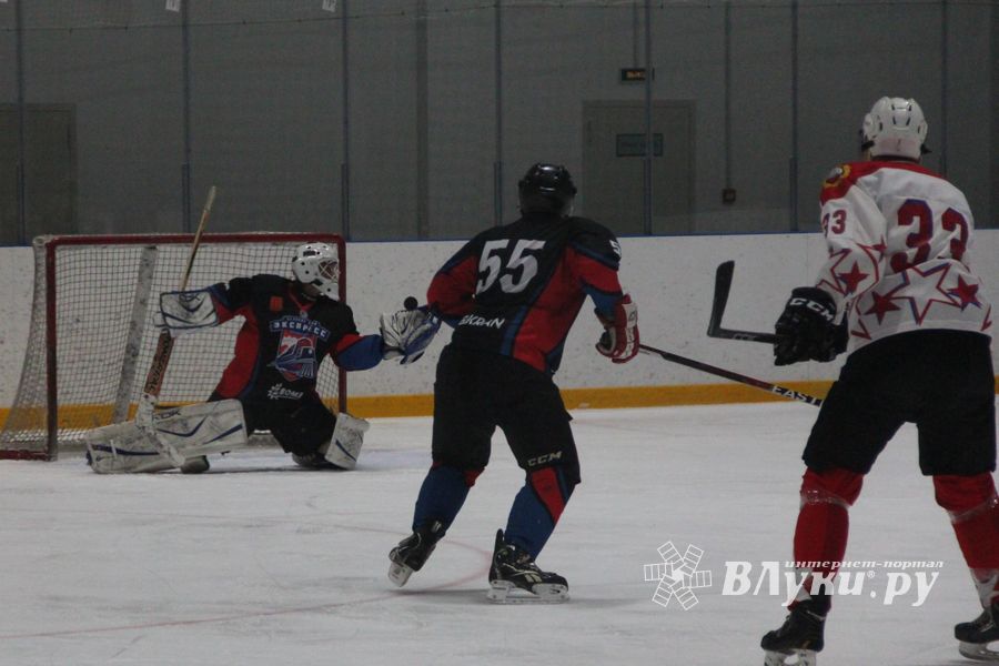Матч НХЛ прошел в великолукском «Айсберге» (ФОТО)
