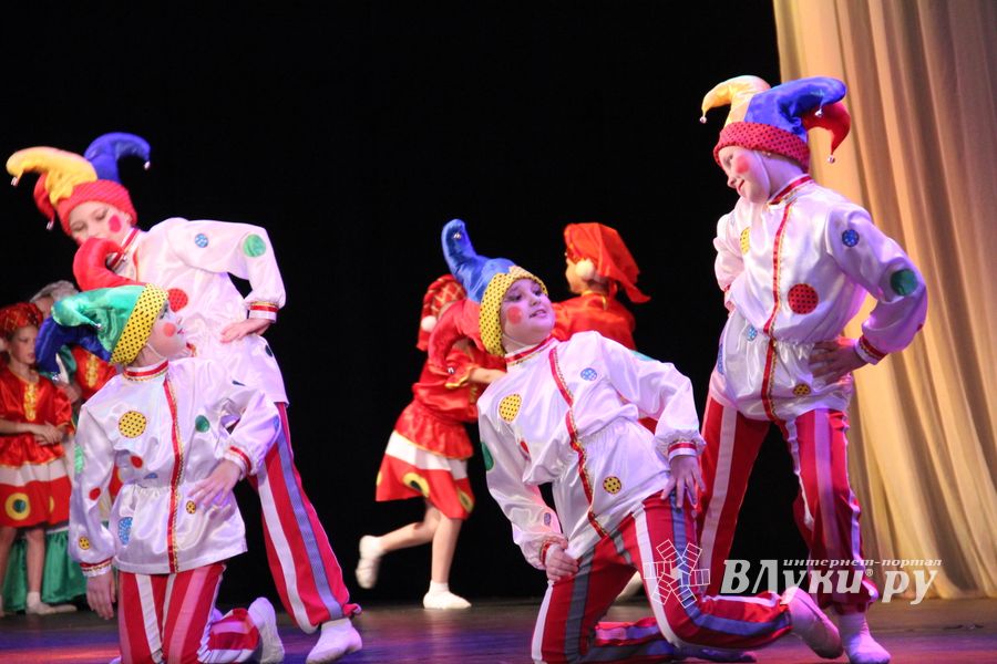 «Великолукская Веснянка» на сцене ДК ЛК