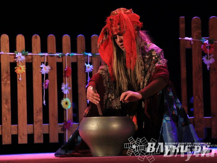 Состоялась премьера спектакля «Однажды в сказке...» (фото)