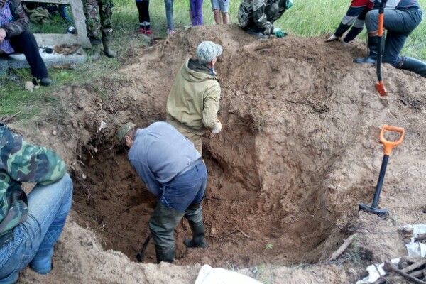 Разыскиваются родственники погибших под Куньей великолучан (ФОТО)